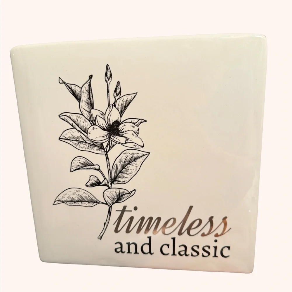 The Secret Garden NWT Timeless & Classic Silk Floral Accent Ceramic Set